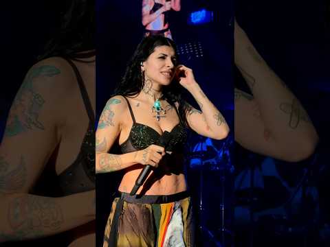 #cazzu cantando la mítica canción munasquechay de Los #kjarkas  de #santacruz #bolivia