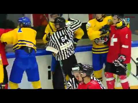 Axel Holmstrom Crosschecked, Scrum Follows