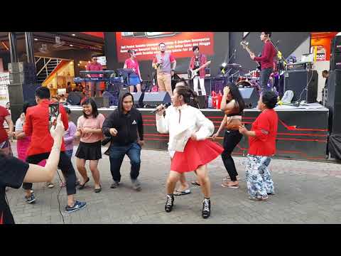 Goyang bareng Fani vanilla di PRJ booth torabika