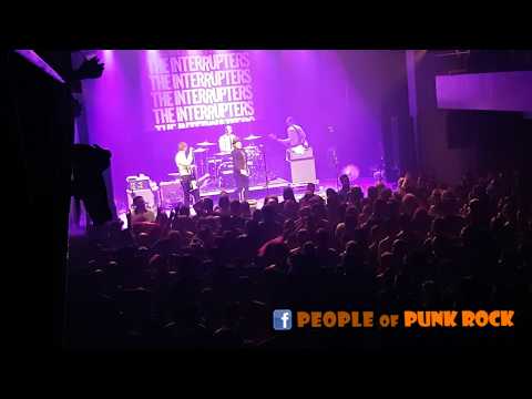 THE INTERRUPTERS - Band presentation [4K] @ Club Soda, Montréal - 2017-12-03