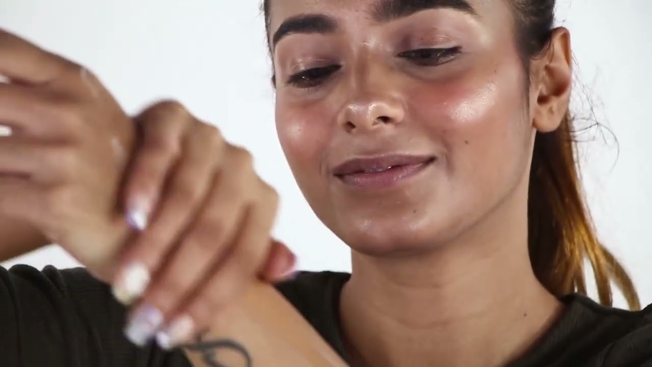 Vaseline Intensive Care Deep Moisture Nourishing Body Lotion 400 ml, Daily Moisturizer for Dry Skin