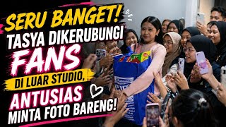 Download lagu SO EXCITING! Tasya Surrounded by Fans Outside the Studio, Enthusiastically Asking for Photos! mp3 Download lagu SO EXCITING! Tasya Surrounded by Fans Outside the Studio, Enthusiastically Asking for Photos! mp3