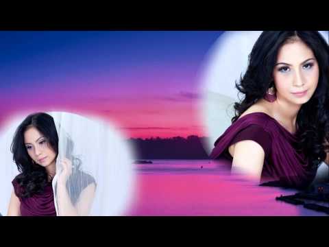Thể hiện bởi Hà Nguyên
