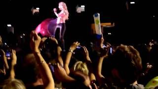 Shakira - Intro (Pienso en ti - Why Wait?) Costa Rica HD