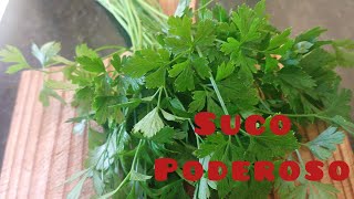 Os  Benefcios do Suco de Salsa Para Sade