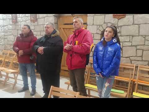 ksiądz Michał z Lwowa z parafii św Andrzeja modli się wraz z parafiami w e Florencji koło Iłży