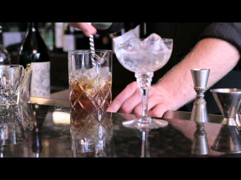 How to make a Manhattan - DrinkSkool Cocktails