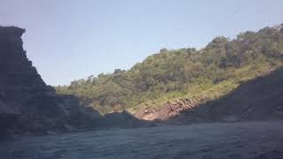 preview picture of video 'Banho na Cachoeira Casca D'Anta - Serra da Canastra - Minas Gerais - Brasil'