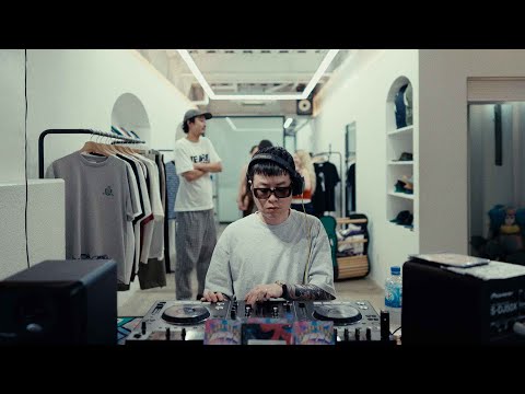 "a little bit of love leaving your inside" vol.11 / CE$