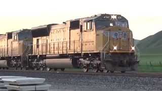 preview picture of video 'Amtrak #14 meets UP 4760 South @ Bradley [HD]'
