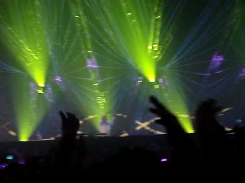 Armin van Buuren @ Trance Energy 2009 [Neptune Project - Aztec (Original mix)]