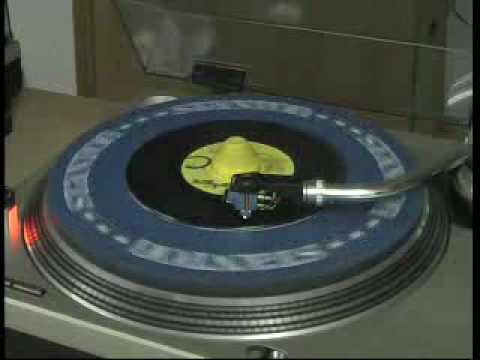 Give him a great big kiss - The Shangri-las - HQ