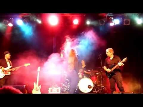 Paddock- Frankfurt Hahn-- Lentzen Band-  What`s going on