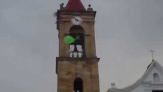 preview picture of video 'Un cohete de agua lanzado en Gachancipá, Cundinamarca'