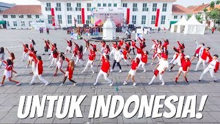 Download lagu [FLASHMOB DANCE] DARI KAMI UNTUK INDONESIA! HUT RI Ke- 73 ft. SkinnyIndonesian24 mp3