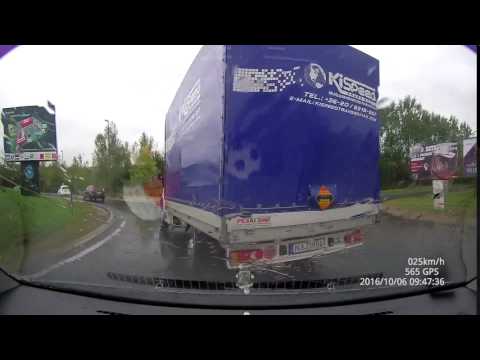 Elsőbbség a körforgalomban