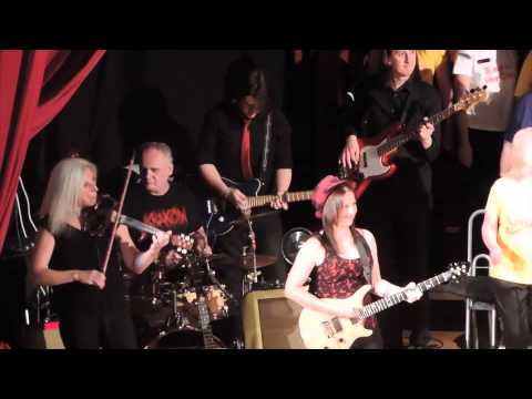 Sing in the City perform Long Train running, Doobie Brothers