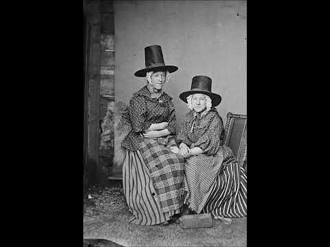 The Tall Stovepipe Style Hat - 49 Vintage Photos of Welsh Women in National Costume From the 19th Ce