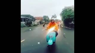 Download lagu Naik Vespa keliling Kota #vespaindonesia mp3 Download lagu Naik Vespa keliling Kota #vespaindonesia mp3