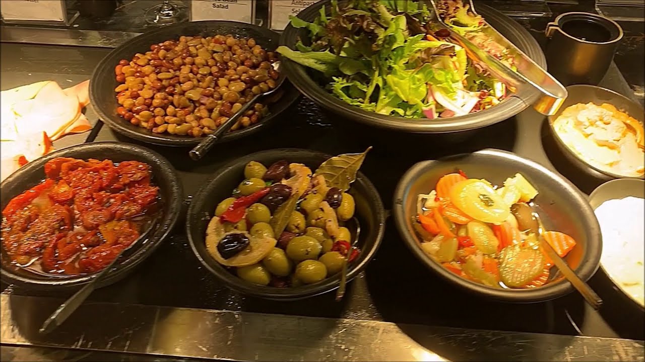 Singapore Airlines SilverKris First Class Lounge