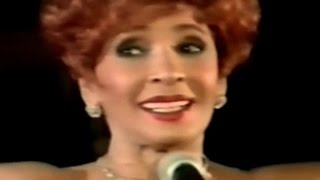 Shirley Bassey - And I Love You So  (1995 Live in Istanbul)