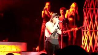 Kelly Clarkson - Let Me Down &amp;  I Forgive You - Radio City Music Hall