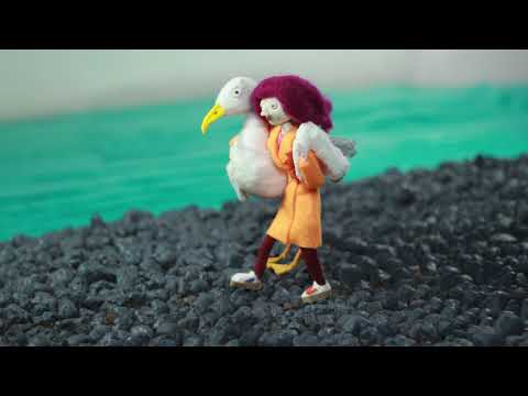 НастяЗникає — неоперена пташка