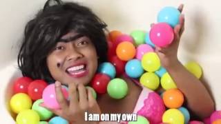 Mylie Cyrus wrecking ball (Parody)