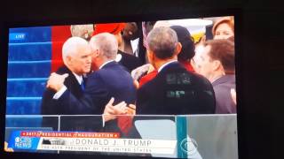 (Inauguration 2017) Obama Gets No Handshake From V.P. Pence