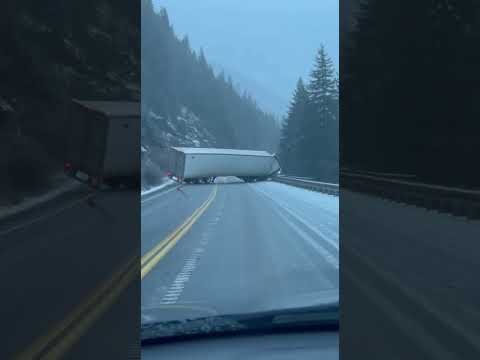 Semi Jackknifes on Icy Mountain Curve — Drivers Slam Brakes 😱❄️ #automobile #roadrage#crash #fail
