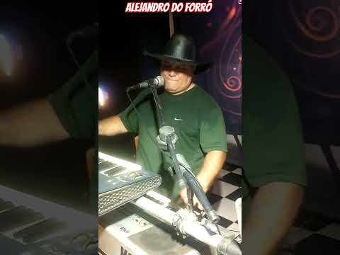 Alejandro do Forró Bailão CLEN Natividade RJ Tocando Tudo isso foi de graça irmão #piseiro #musica