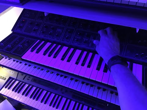 Yamaha CS15 synthesizer jam session.