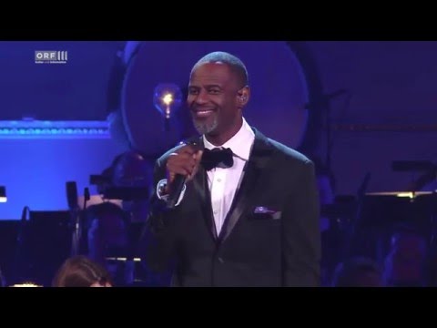 performs »For the First Time« in Vienna のサムネイル