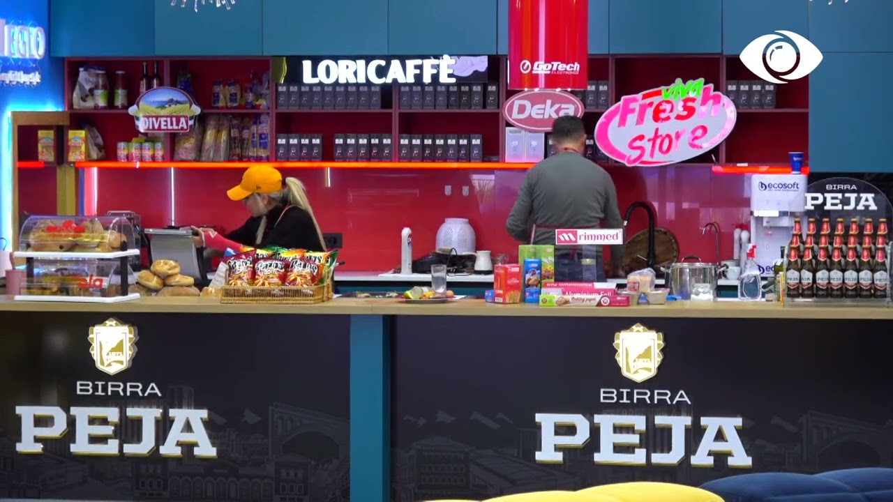 Valbona dhe Armaldo pastrojnë kuzhinën