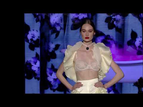 Desfile de  ANDRES SARDA