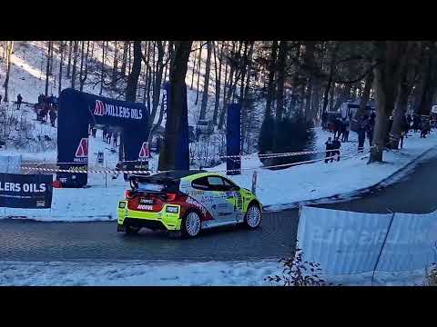 Walimska zimówka 2025 Młody Pelikan w akcji