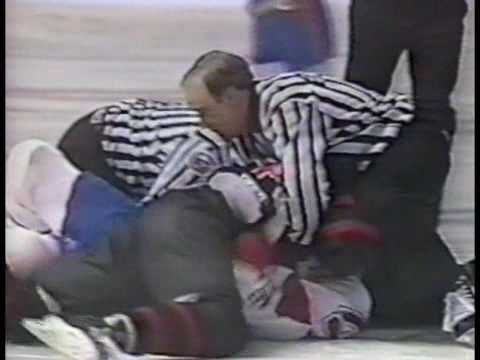 Mike Peluso vs Todd Ewen