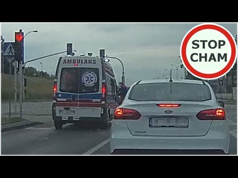 Karetka na sygnale potrąciła 14-letnią rowerzystkę