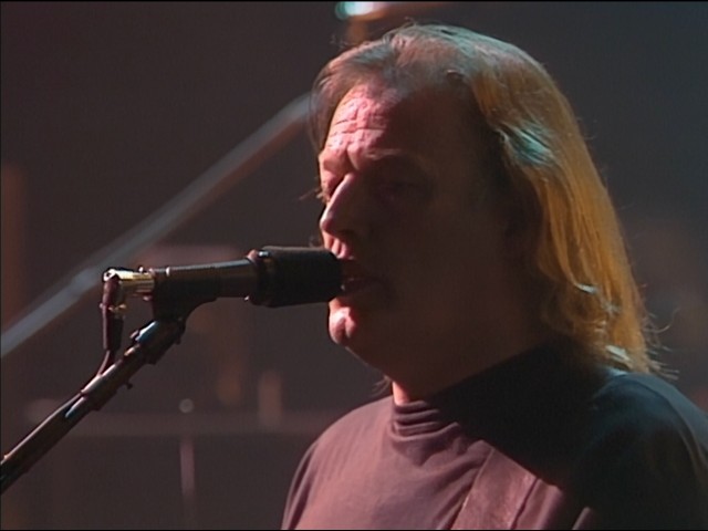  Learning to Fly (Live) - Pink Floyd