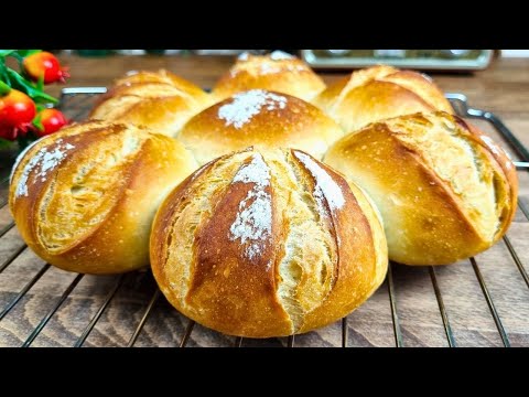 Flower-Shaped Artisan Bread with a Crispy Crust — Only 4 Ingredients