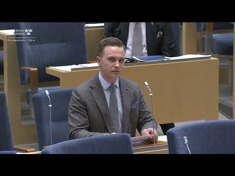 Regeringen vill att det ska vara tillåtet med rymningar - Morgan Johansson svarar