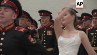 Moscow cadet school graduates get diplomas