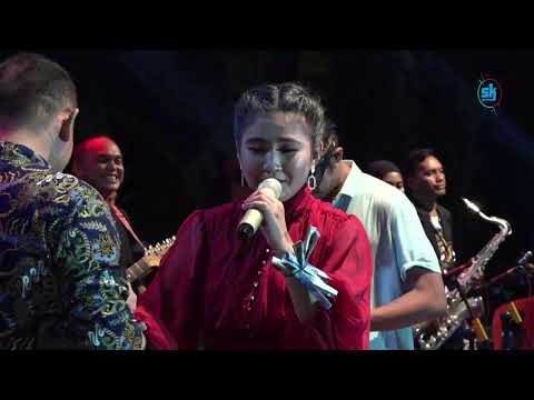 VELLA ZALADARA - BENANG BIRU