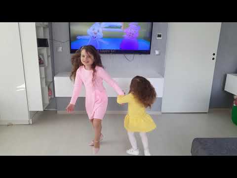 Põdral maja metsa sees