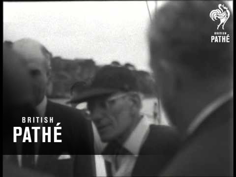 Francis Chichester Arrives In Sydney (1966)