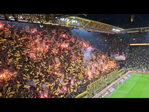 Choreo von unserer Südtribüne Dortmund beim Spiel gegen Union Berlin