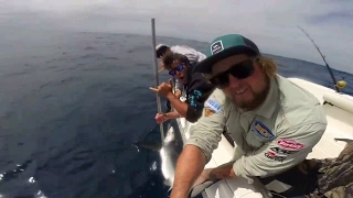 preview picture of video 'Shark Fishing Apollo Bay'