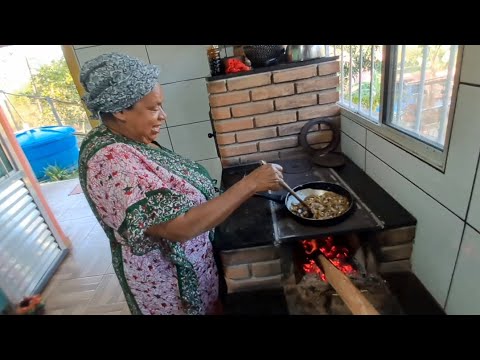 Pork ribs with caramelized onions