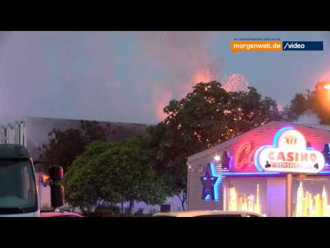 Sinsheim-Steinsfurt: Dachstuhlbrand nach Blitzeinschlag