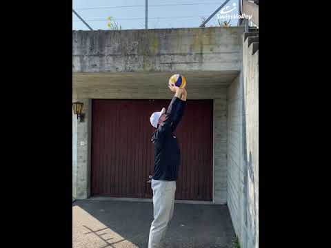 Markus Egger zeigt Übungen für zu Hause